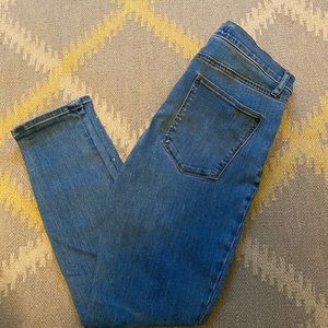 Gap True Skinny Ankle jeans, size 28